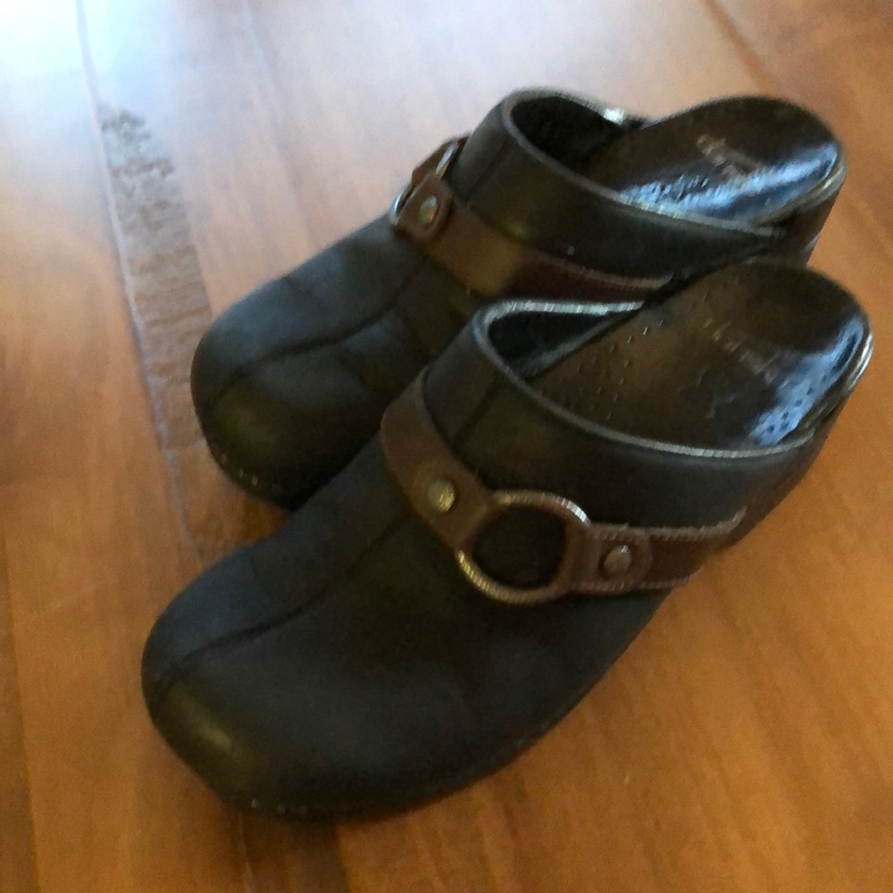Dansko Clog Mules black with brown strap